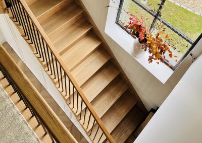 STAIRCASES, BALUSTRADE AND HANDRAIL
