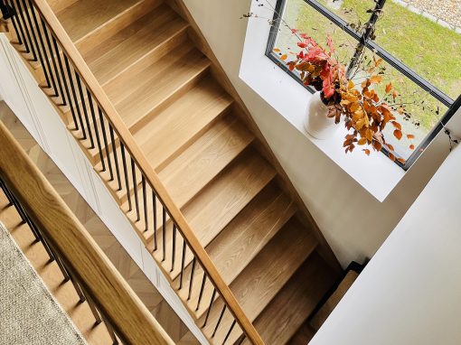 STAIRCASES, BALUSTRADE AND OAK HANDRAIL