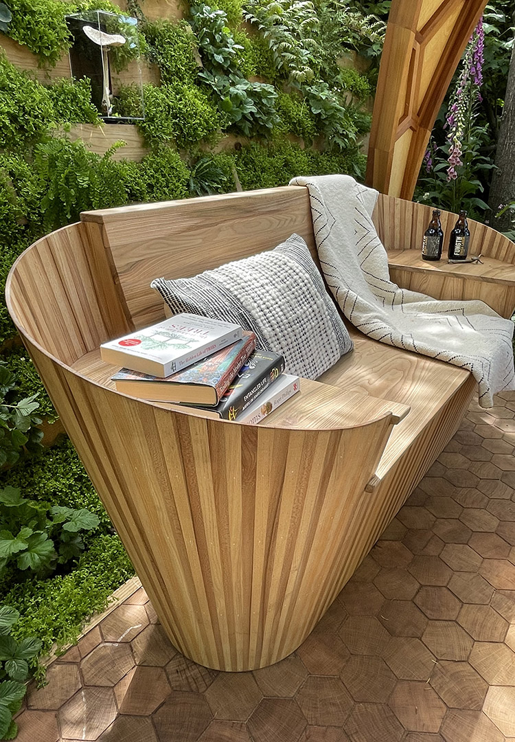 close up view of the side slats on the Chelsea flower show chanterelle mushroom bench